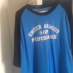 Under Armour  tee